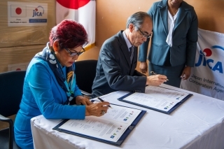 マイ外務貿易出入国次官と佐々木所長