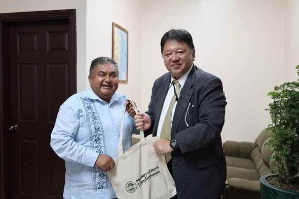 レケーニャ地方改革・地域開発・地方自治大臣表敬訪問
